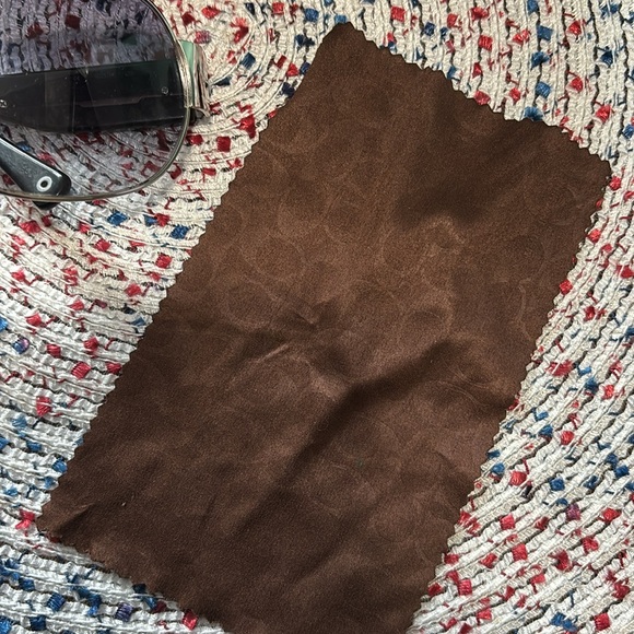 Coach sunglasses - Picture 4 of 7